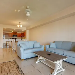 Americana 10th Street Apartment